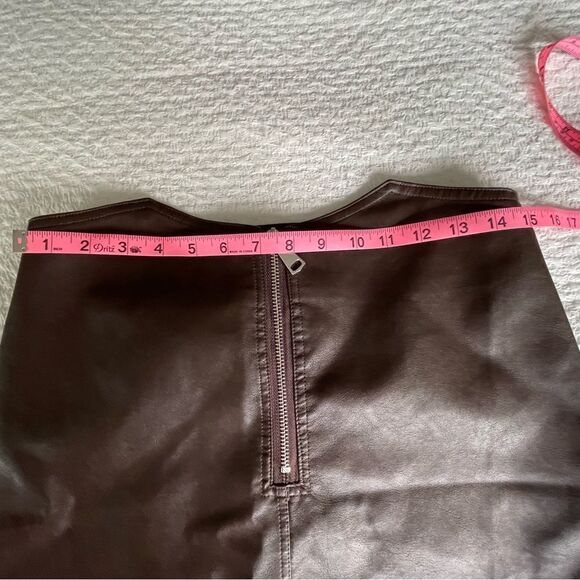 Brown Vegan leather A-line mini skirt with front zipper Size small - Picture 7 of 8